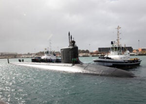 Sailors assigned to the Virginia-class fast-attack submarine USS Hawaii (SSN-776) prepare to moor at HMAS Stirling, Western Australia, Australia on August 22, 2024. as part of a scheduled port visit before conducting a submarine tendered maintenance period (STMP) with the submarine tender USS Emory S. Land (AS 39). (Photo: U.S. Navy by Mass Communication Specialist 1st Class Victoria Mejicanos)
