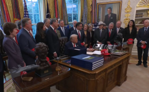 trump_signs